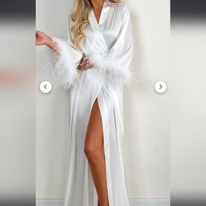 Luxury Floor Length Long White Bridal Robe With Ostrich Feathers